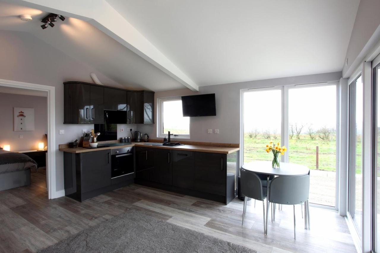 Deerfin Rentals Private Chalet With Hot Tub Ballymena Eksteriør billede